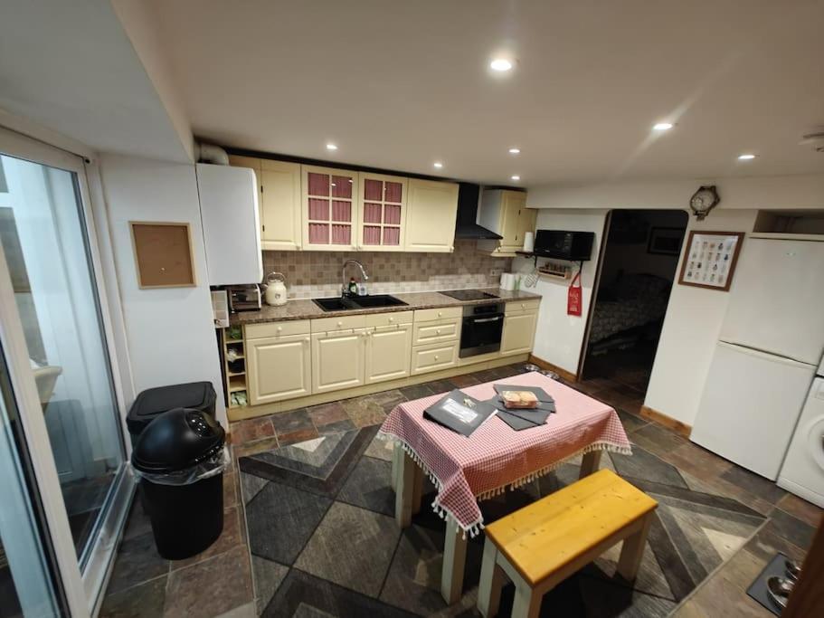 Welsh Miners Cottage Four Bedroom House Treherbert Luaran gambar